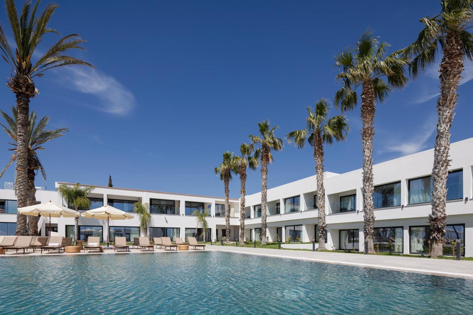 Hotel Hills & By Brown