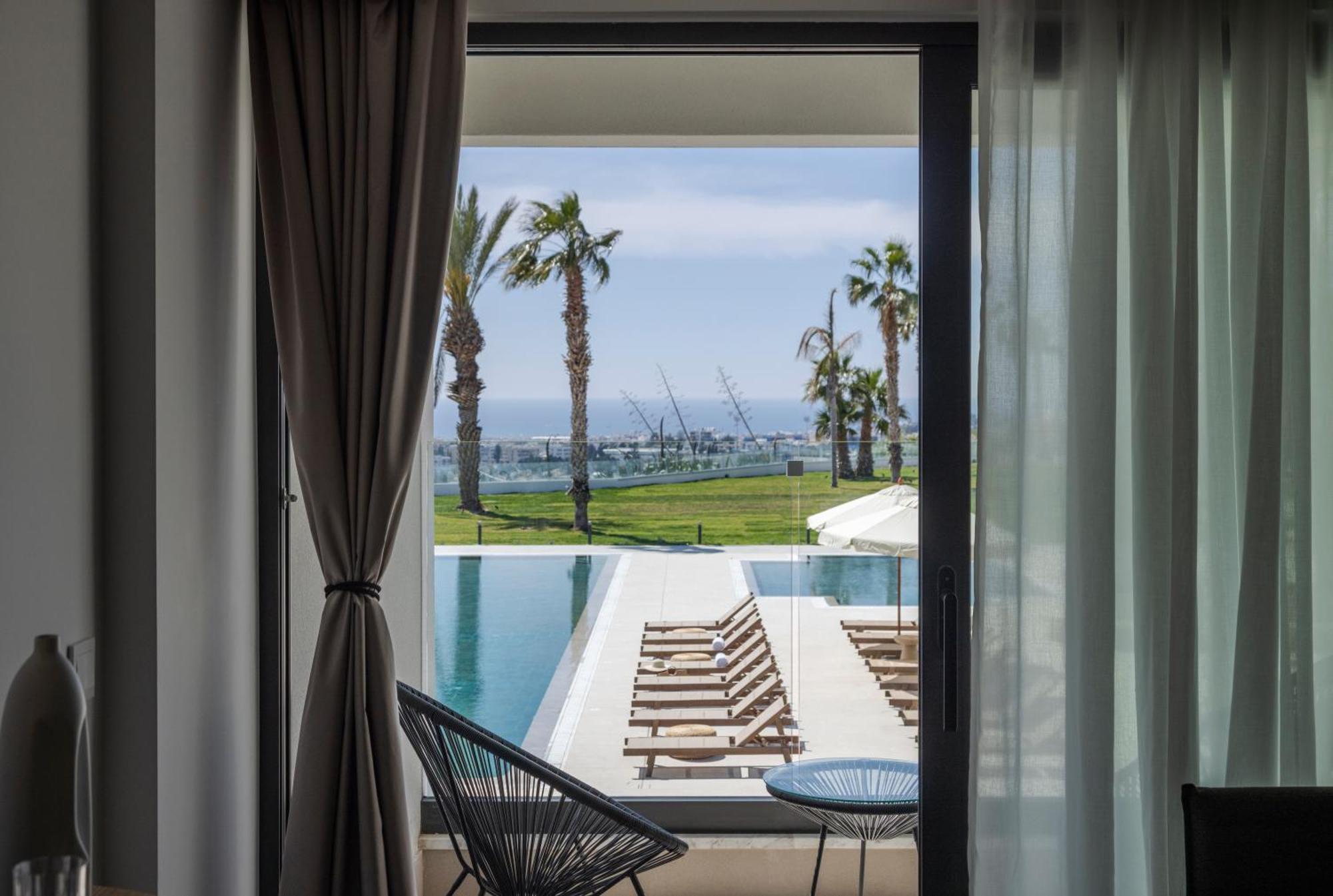 Hotel Hills & By Brown