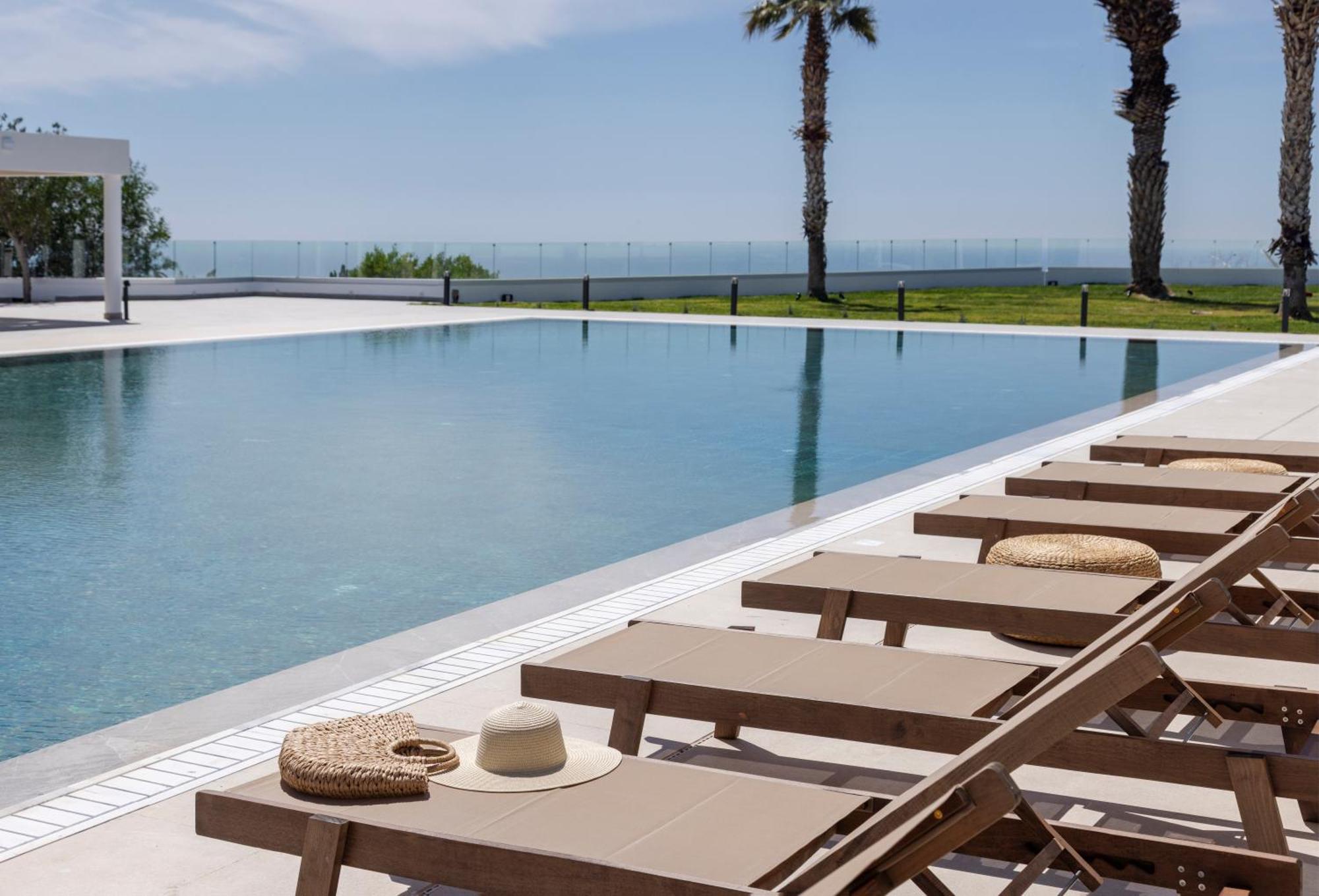 Hotel Hills & By Brown