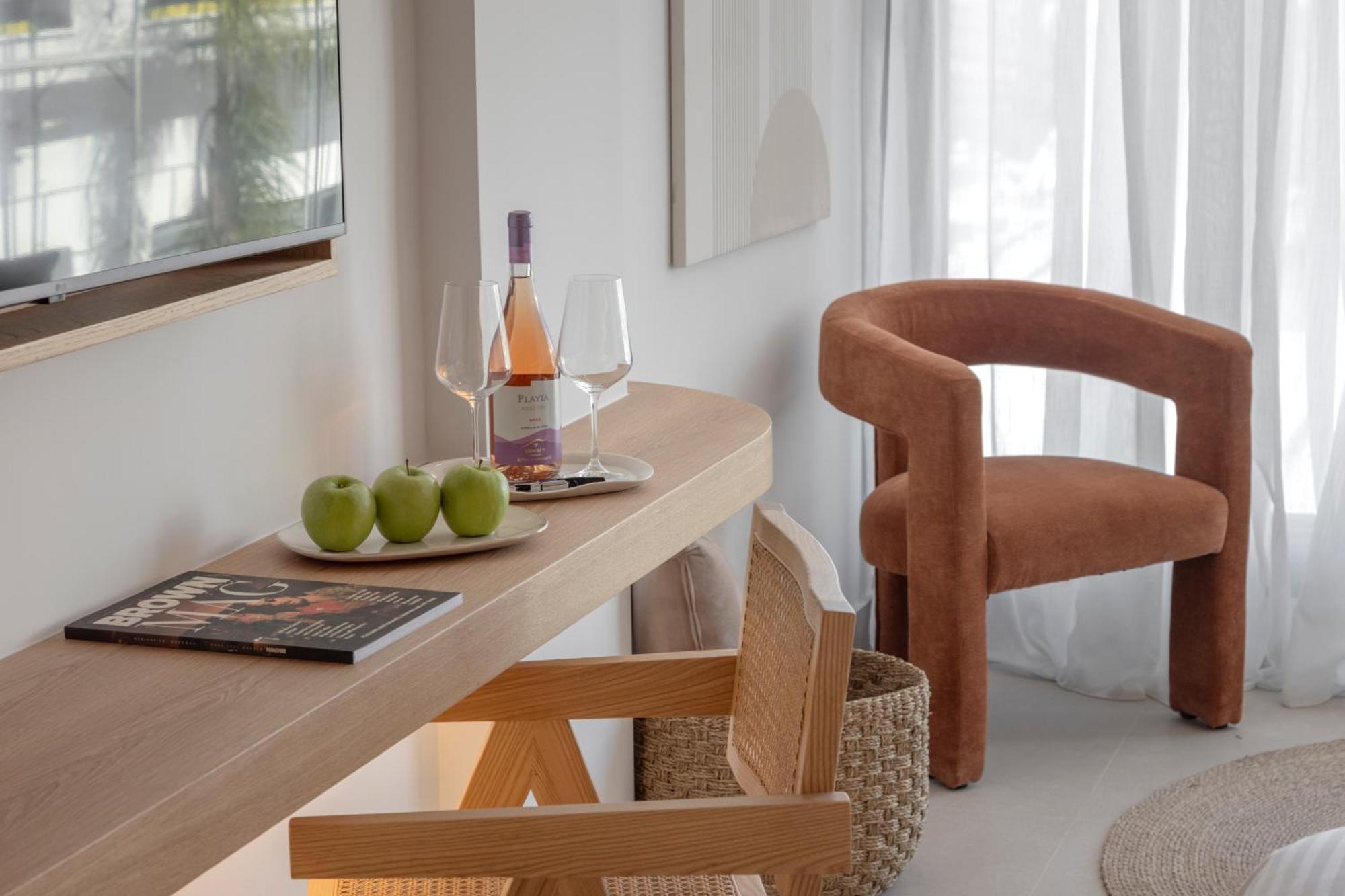 Hills & By Brown 4* Paphos