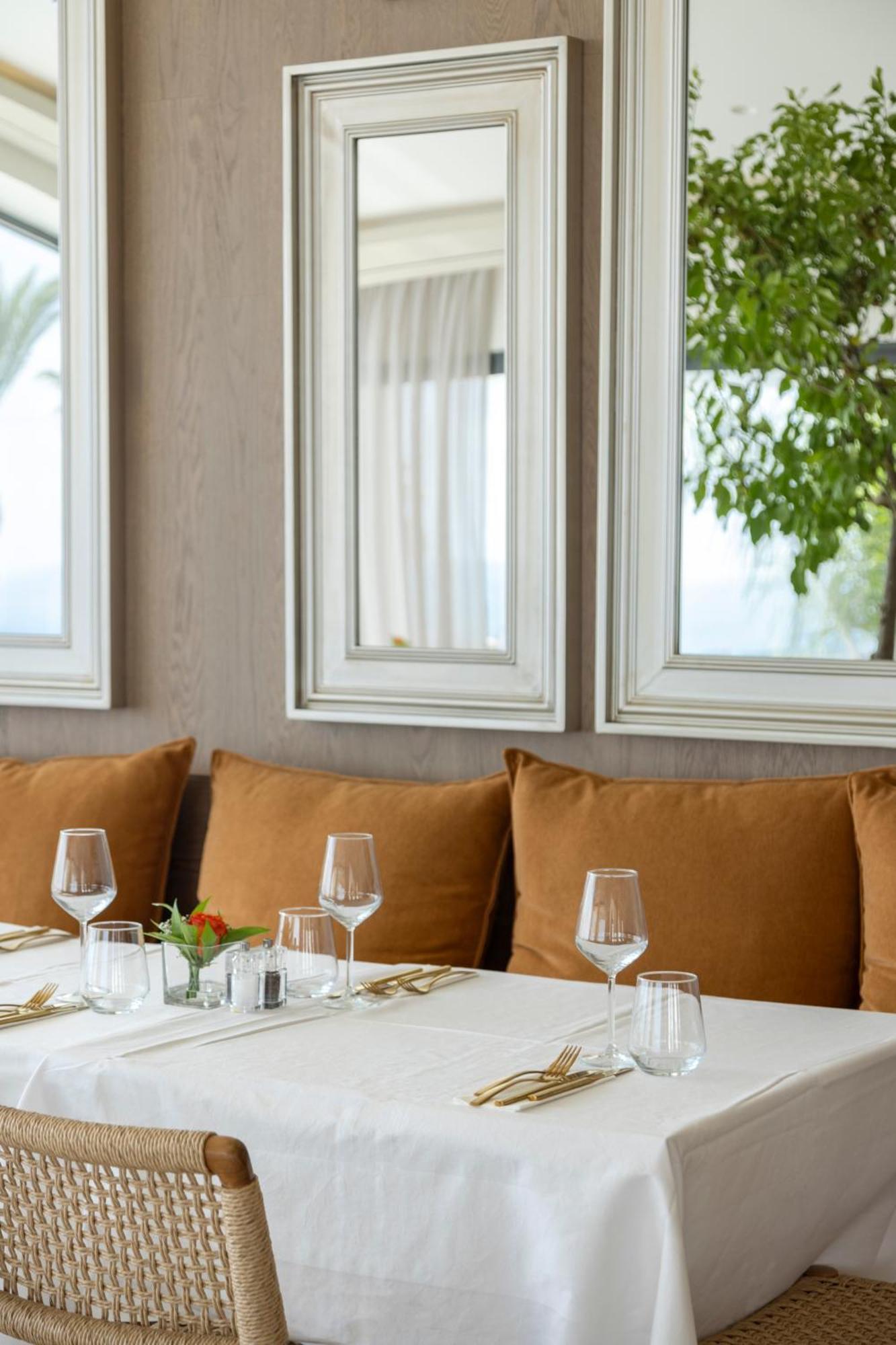 Hotel Hills & By Brown 4*
